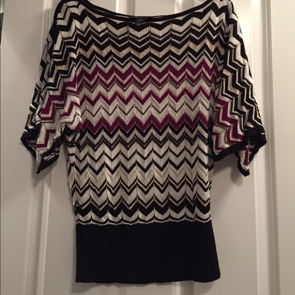 White House Black Market Designed Top Size Small